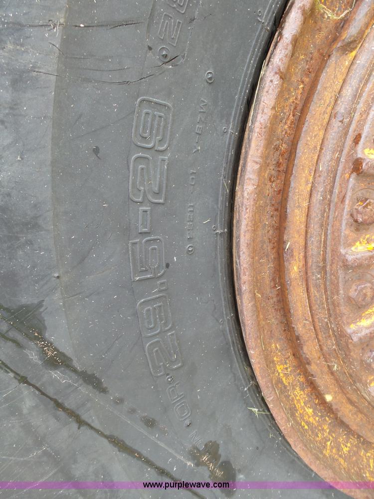 image for item L2044 International 433 Pay Scraper conventional scraper