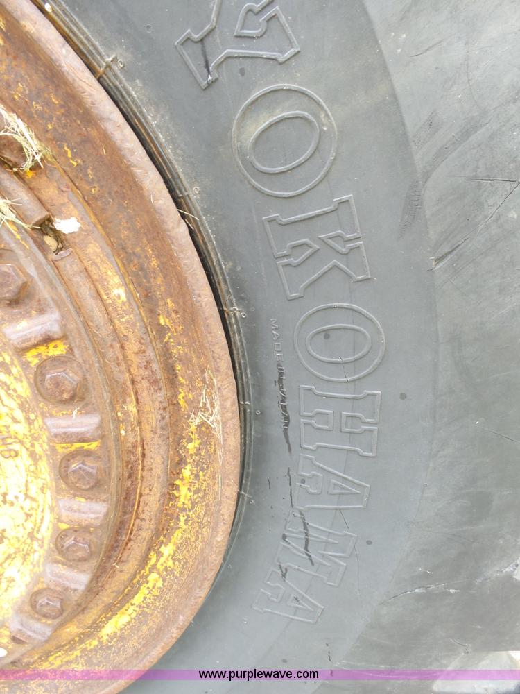 image for item L2044 International 433 Pay Scraper conventional scraper