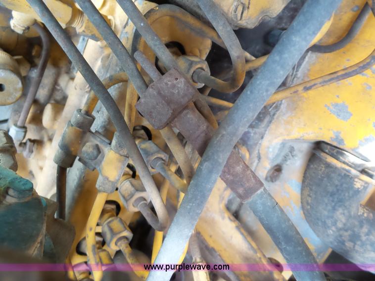 image for item L2044 International 433 Pay Scraper conventional scraper