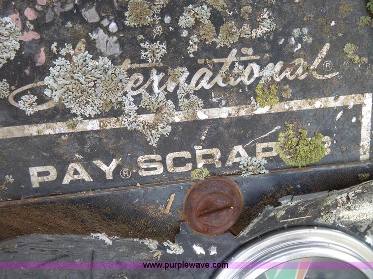 image for item L2044 International 433 Pay Scraper conventional scraper