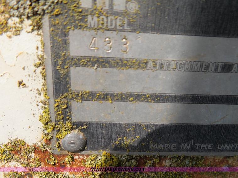 image for item L2044 International 433 Pay Scraper conventional scraper