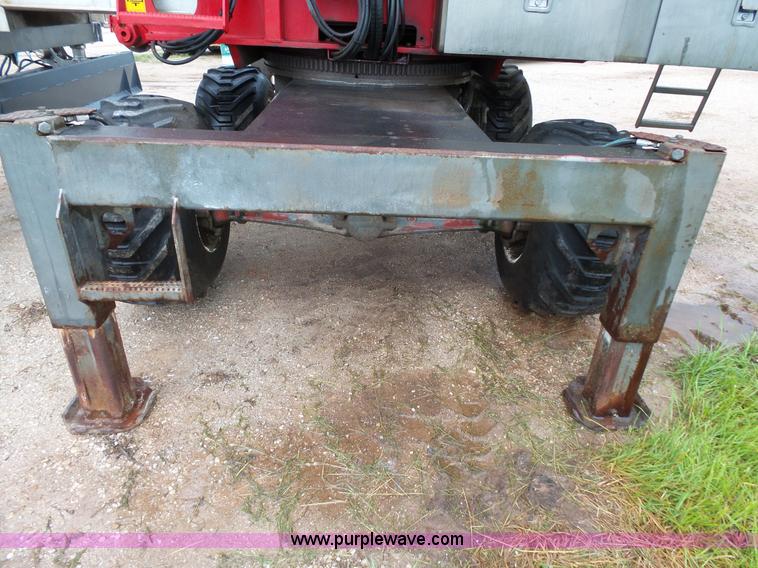 image for item L2051 1994 Somero S-240 laser screed