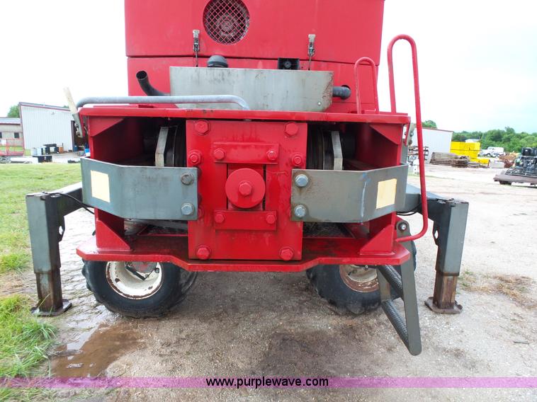 image for item L2051 1994 Somero S-240 laser screed