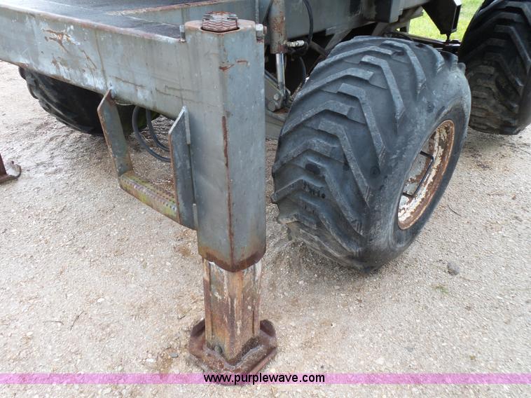 image for item L2051 1994 Somero S-240 laser screed