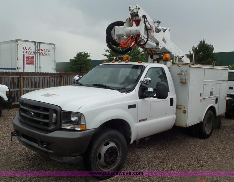 image for item L2069 2003 Ford F550 Super Duty bucket truck