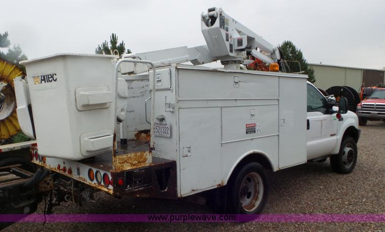 image for item L2069 2003 Ford F550 Super Duty bucket truck