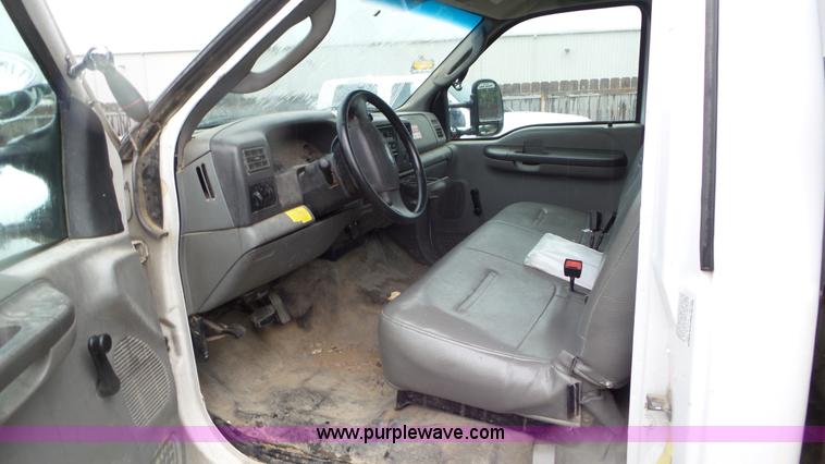 image for item L2069 2003 Ford F550 Super Duty bucket truck