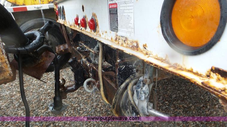 image for item L2069 2003 Ford F550 Super Duty bucket truck