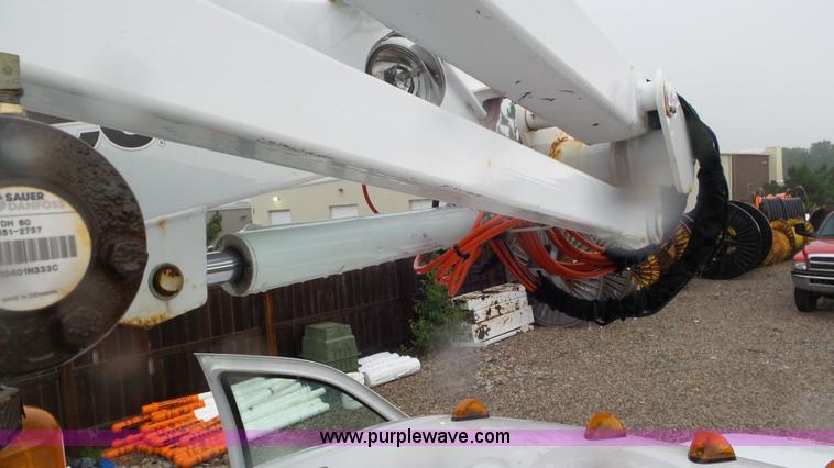 image for item L2069 2003 Ford F550 Super Duty bucket truck