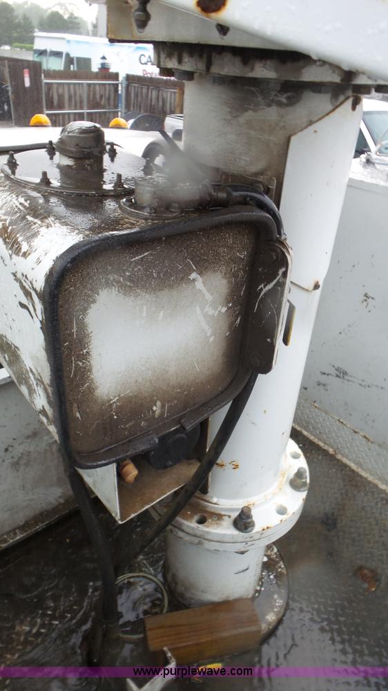 image for item L2069 2003 Ford F550 Super Duty bucket truck