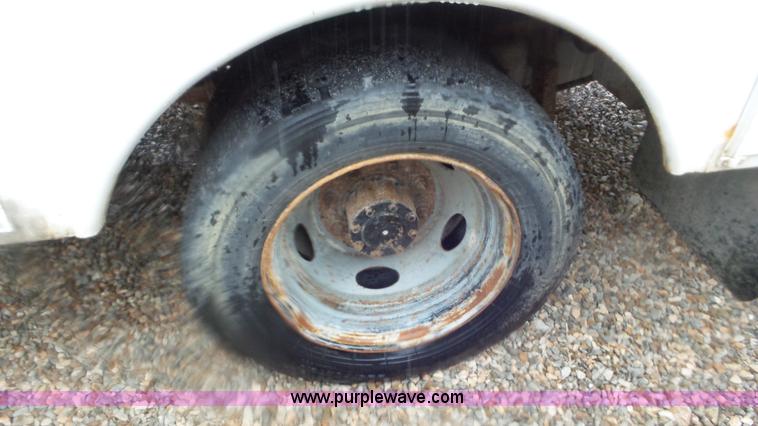 image for item L2069 2003 Ford F550 Super Duty bucket truck