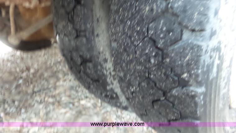 image for item L2069 2003 Ford F550 Super Duty bucket truck