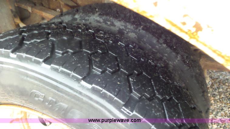 image for item L2069 2003 Ford F550 Super Duty bucket truck