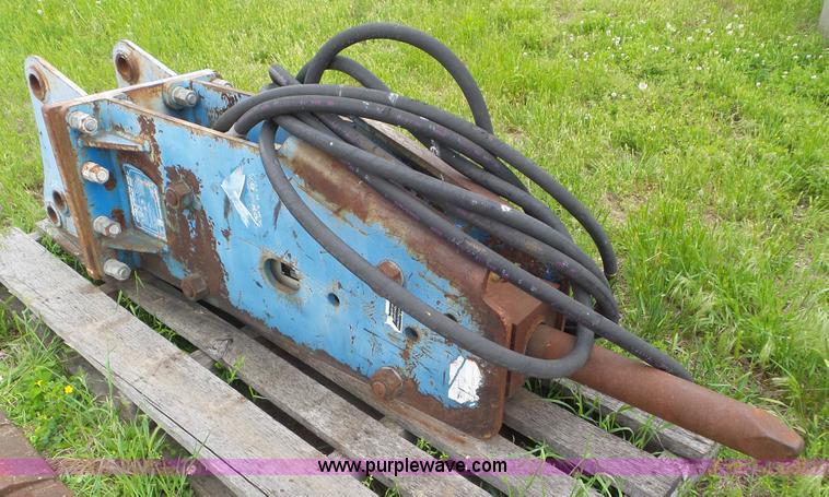 image for item L2074 Okadu 304B hydraulic breaker