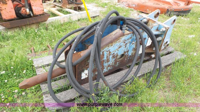 image for item L2074 Okadu 304B hydraulic breaker