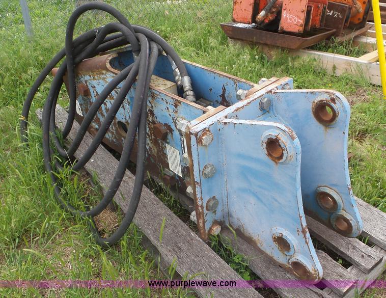 image for item L2074 Okadu 304B hydraulic breaker