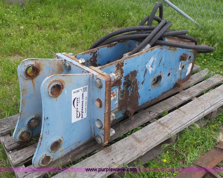 image for item L2074 Okadu 304B hydraulic breaker