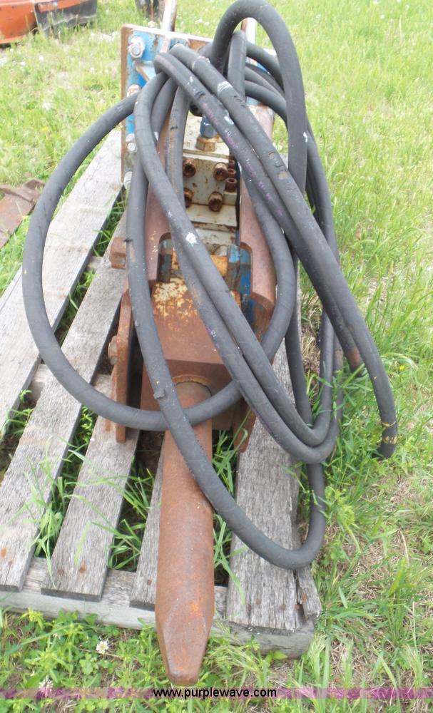 image for item L2074 Okadu 304B hydraulic breaker