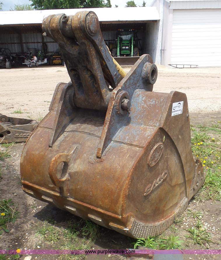 Esco excavator bucket in Clyde, KS Item L2082 sold Purple Wave