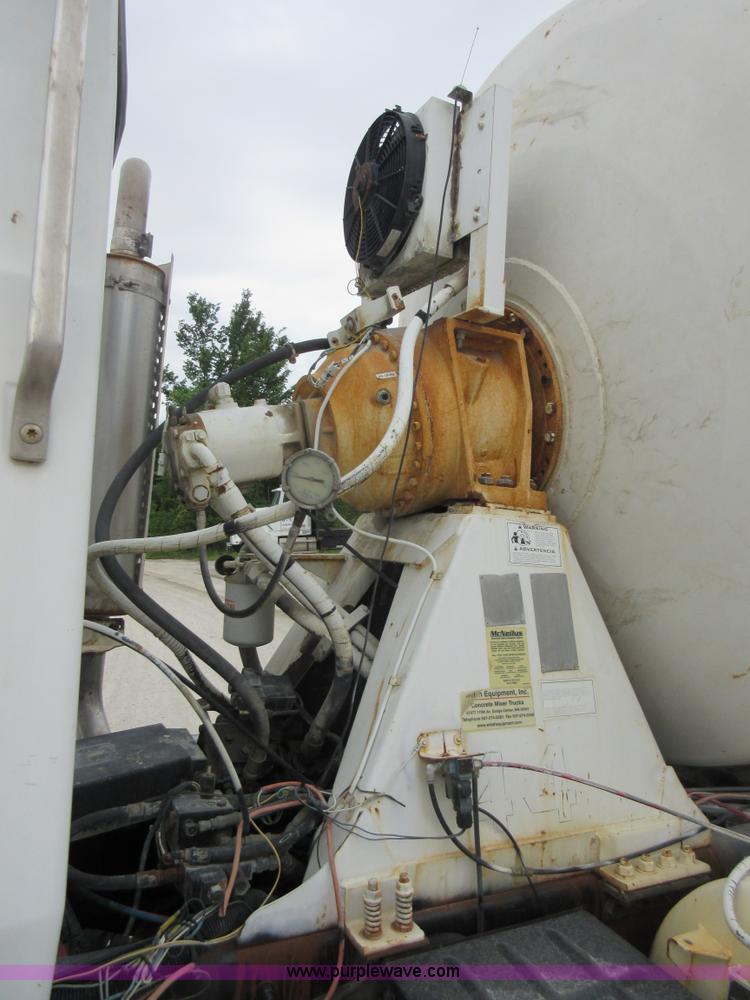 image for item L2750 1995 Ford LT9000 mixer truck