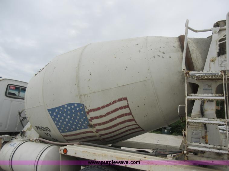 image for item L2750 1995 Ford LT9000 mixer truck