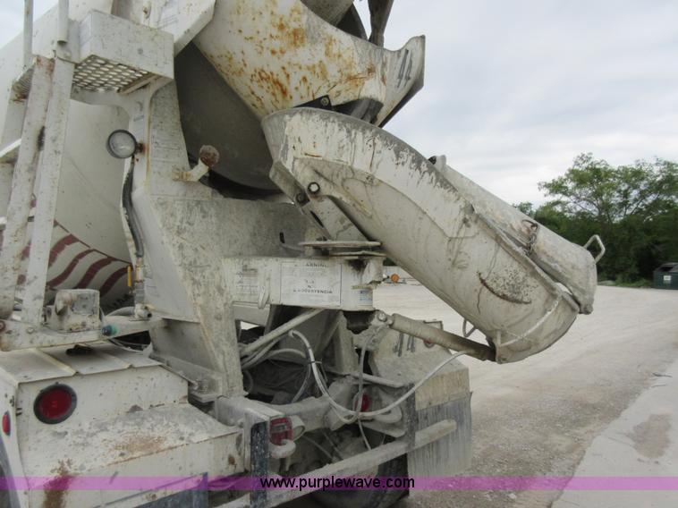 image for item L2750 1995 Ford LT9000 mixer truck