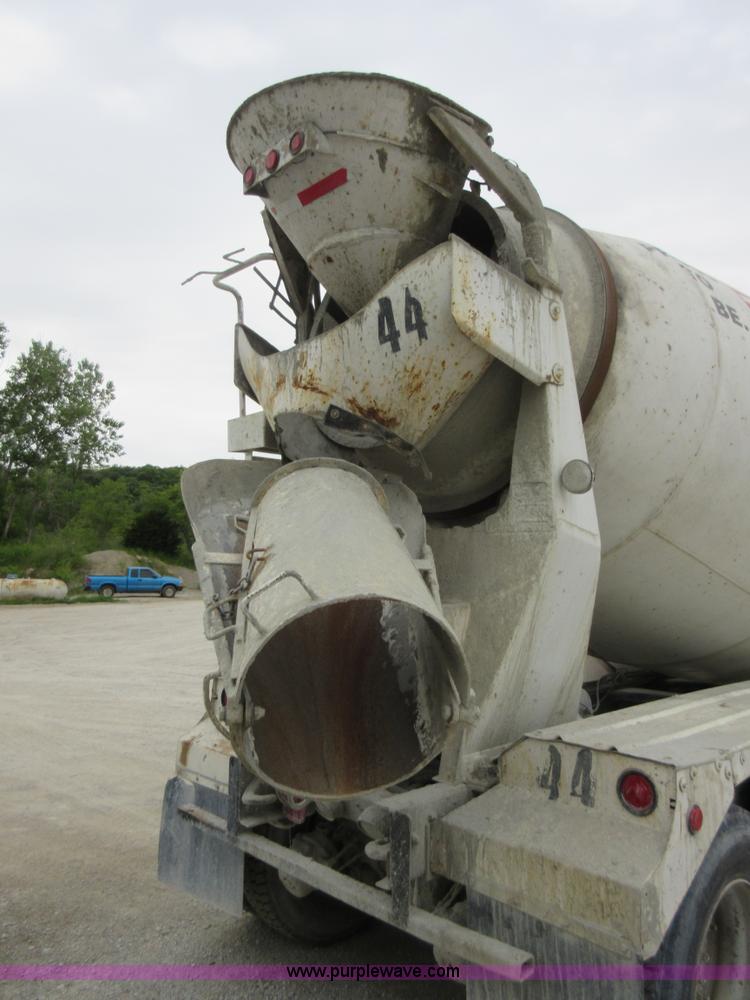 image for item L2750 1995 Ford LT9000 mixer truck