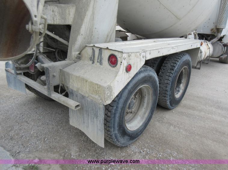 image for item L2750 1995 Ford LT9000 mixer truck