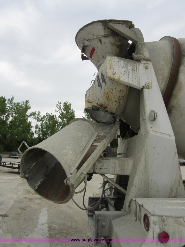 image for item L2750 1995 Ford LT9000 mixer truck