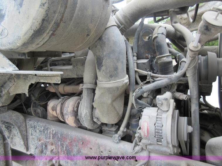 image for item L2750 1995 Ford LT9000 mixer truck