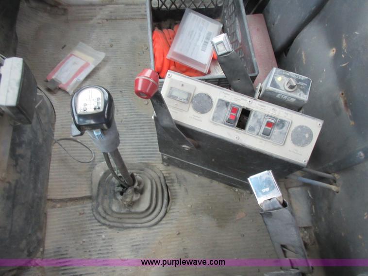 image for item L2750 1995 Ford LT9000 mixer truck