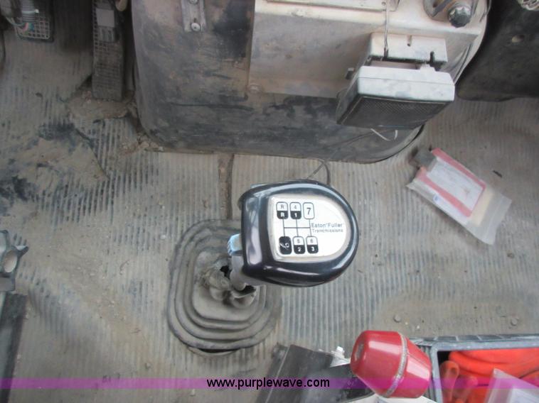 image for item L2750 1995 Ford LT9000 mixer truck