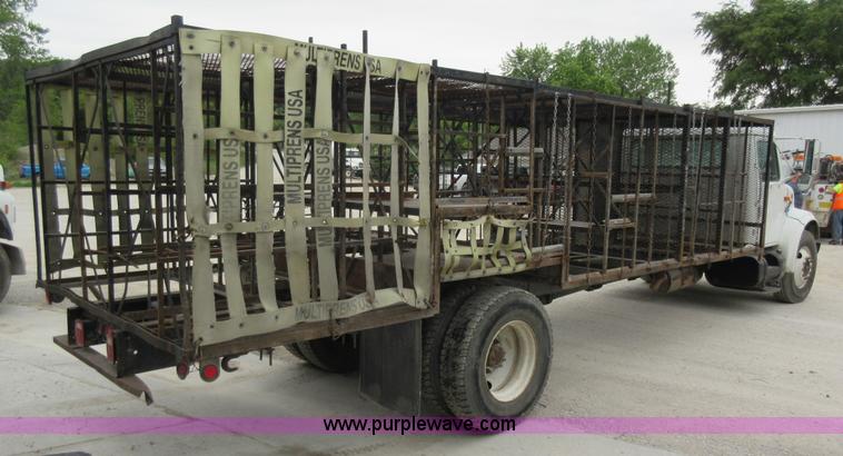 image for item L2751 1998 International 4700 form truck