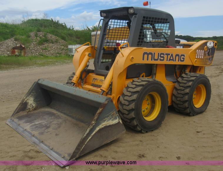 image for item L2760 Mustang 2099 skid steer