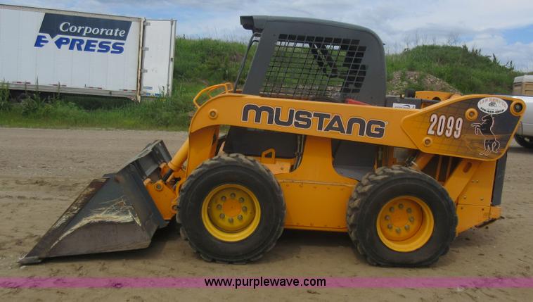 image for item L2760 Mustang 2099 skid steer
