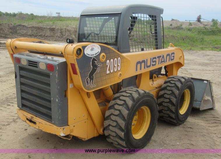 image for item L2760 Mustang 2099 skid steer