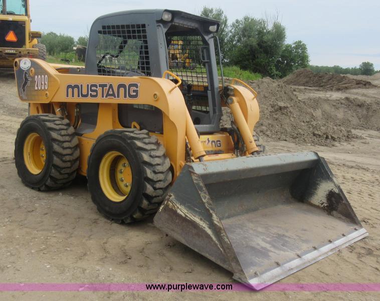 image for item L2760 Mustang 2099 skid steer