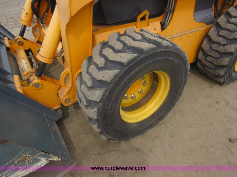 image for item L2760 Mustang 2099 skid steer