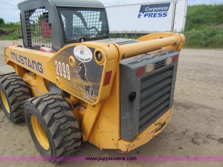 image for item L2760 Mustang 2099 skid steer