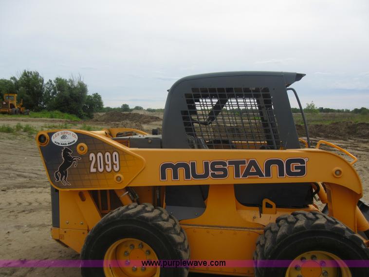 image for item L2760 Mustang 2099 skid steer