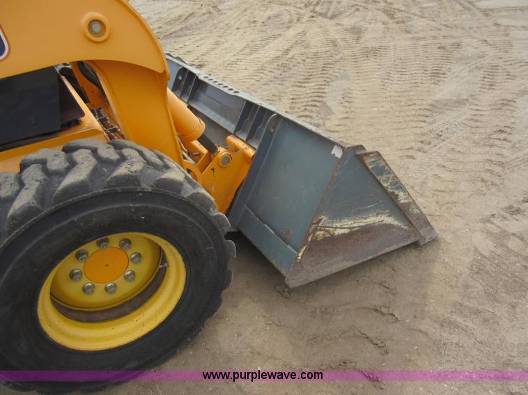 image for item L2760 Mustang 2099 skid steer