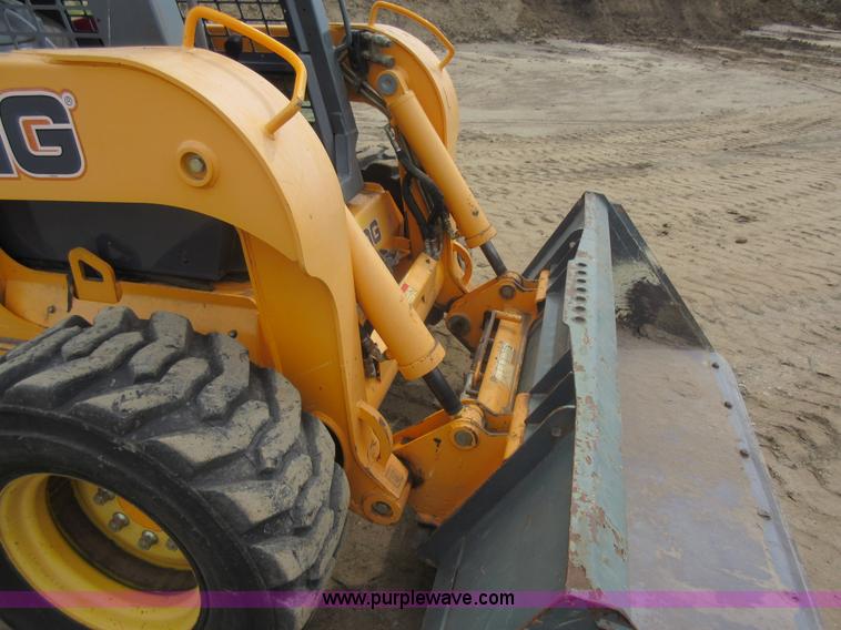 image for item L2760 Mustang 2099 skid steer