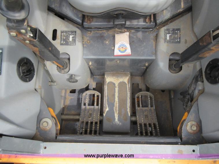 image for item L2760 Mustang 2099 skid steer