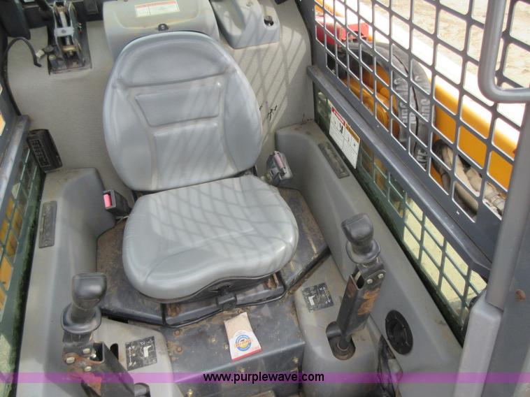 image for item L2760 Mustang 2099 skid steer