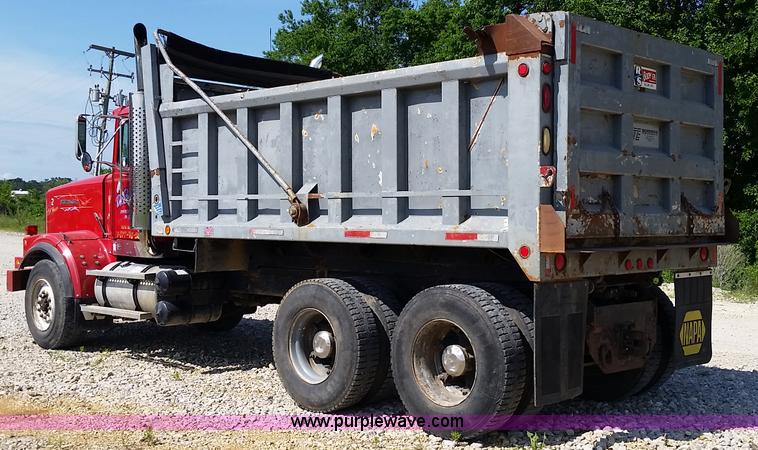 image for item L2775 1996 Western Star 49645 dump truck