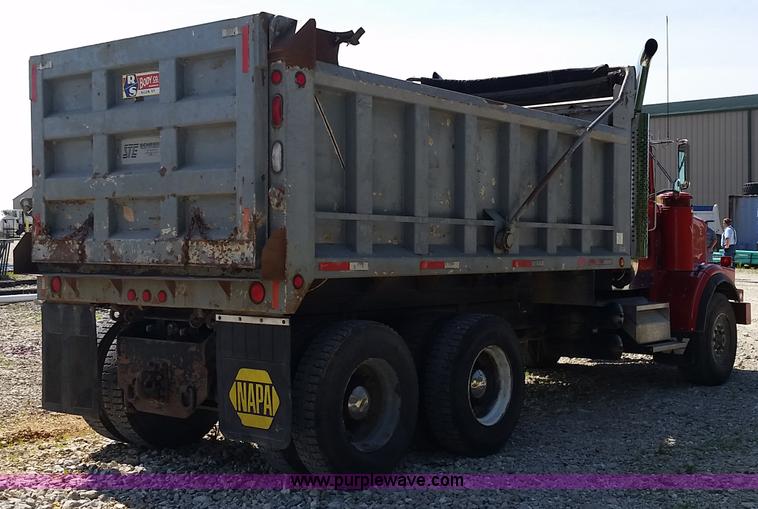 image for item L2775 1996 Western Star 49645 dump truck