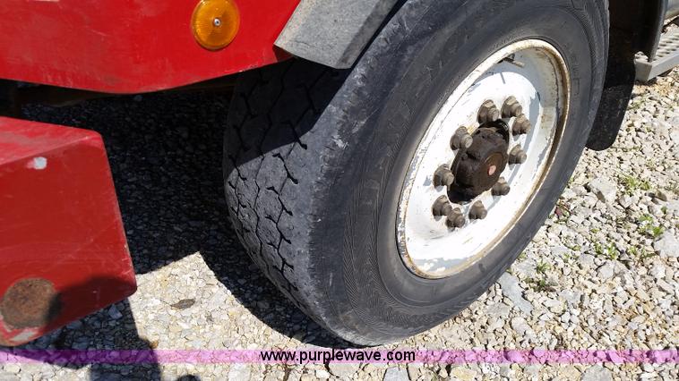 image for item L2775 1996 Western Star 49645 dump truck