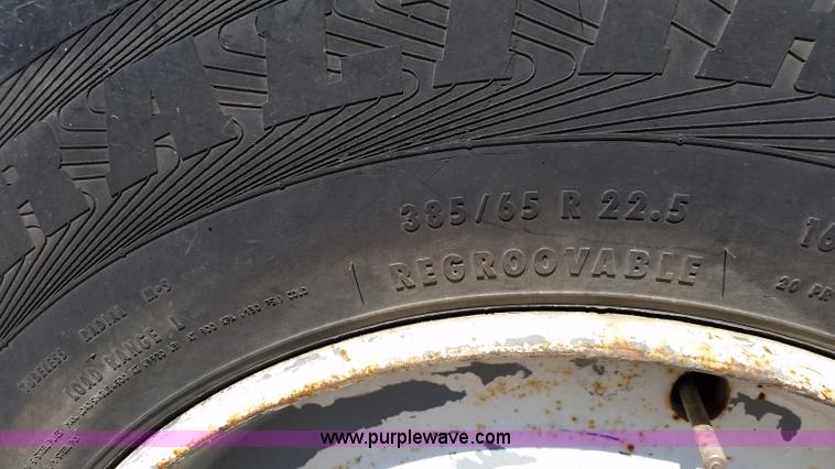 image for item L2775 1996 Western Star 49645 dump truck