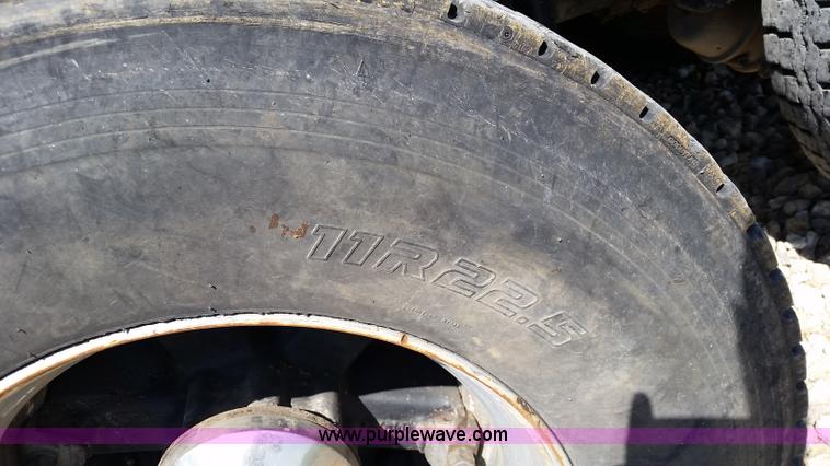 image for item L2775 1996 Western Star 49645 dump truck