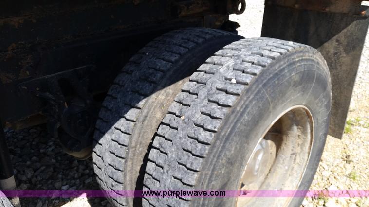 image for item L2775 1996 Western Star 49645 dump truck